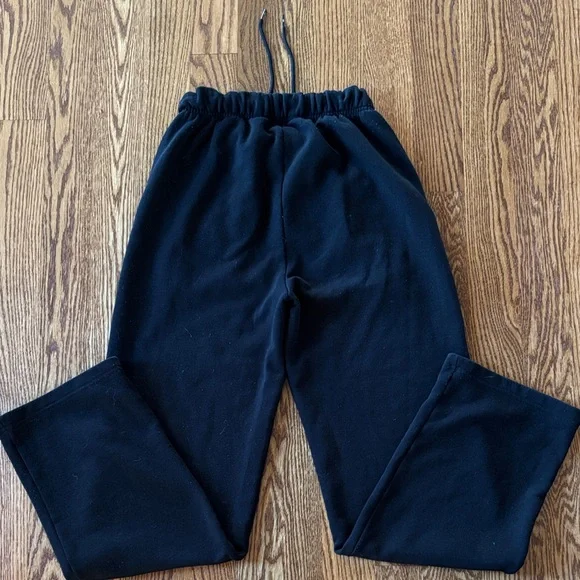 ALO Yoga Accolade Charcoal Sweatpants - Picture 2 of 2